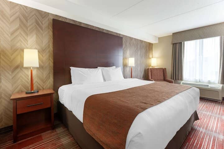 Room 3 of 44