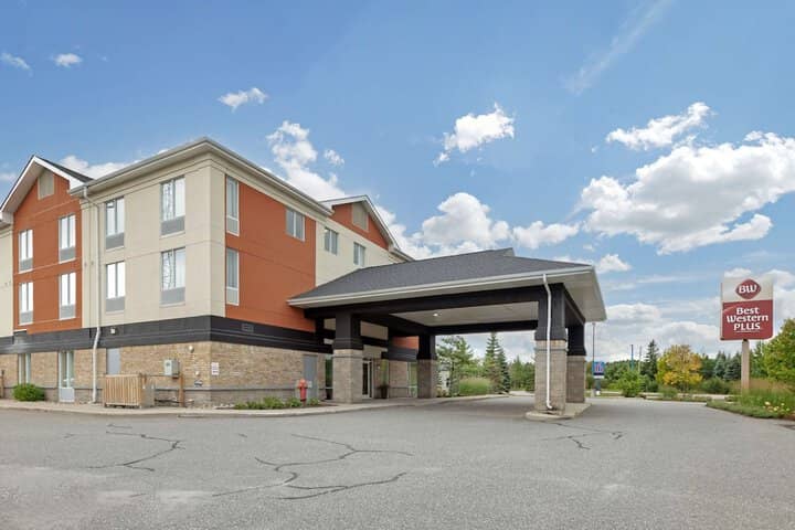 Hotel 43 of 44